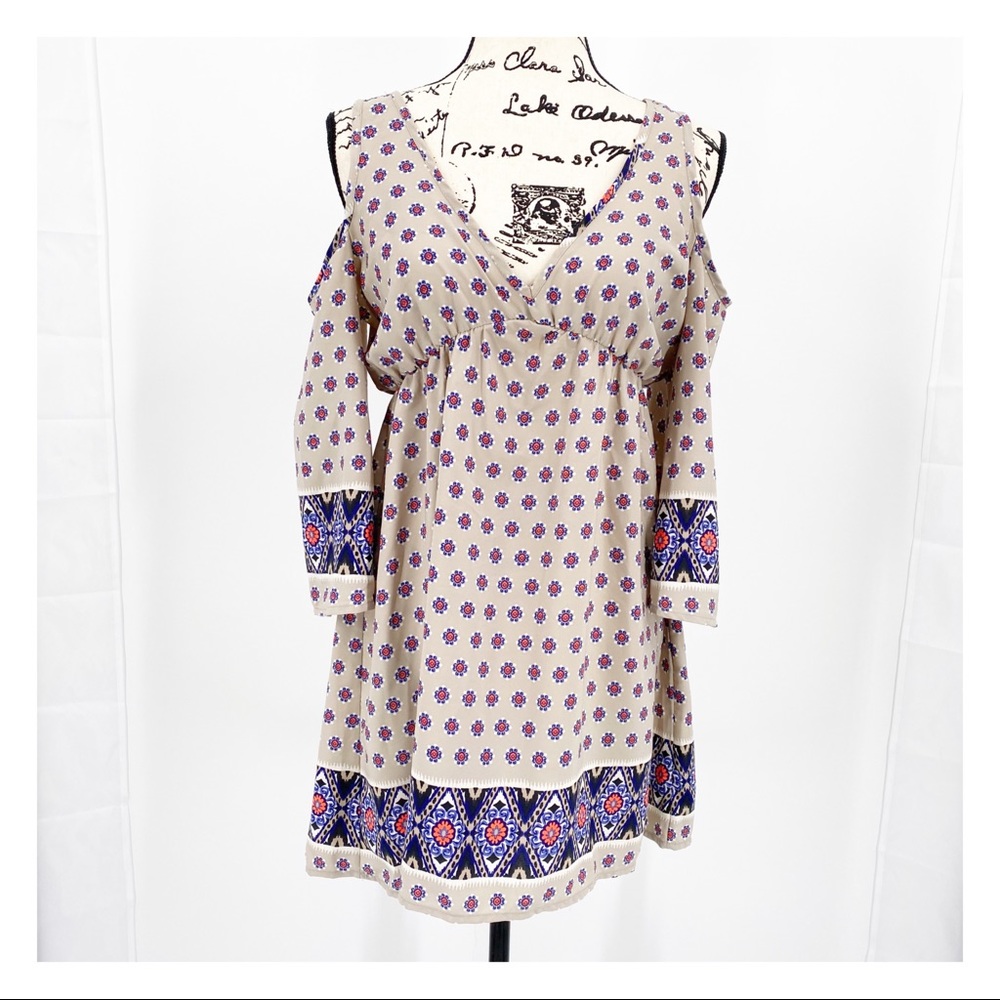 Ontwelfth Cold Shoulder Bell Sleeve Deep Vee Neck Dress Size M